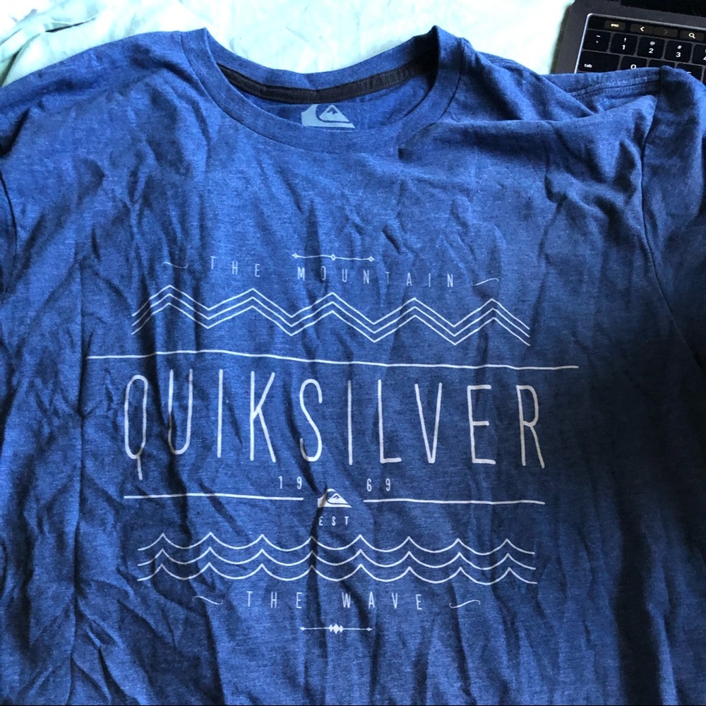 quicksilver t-shirt